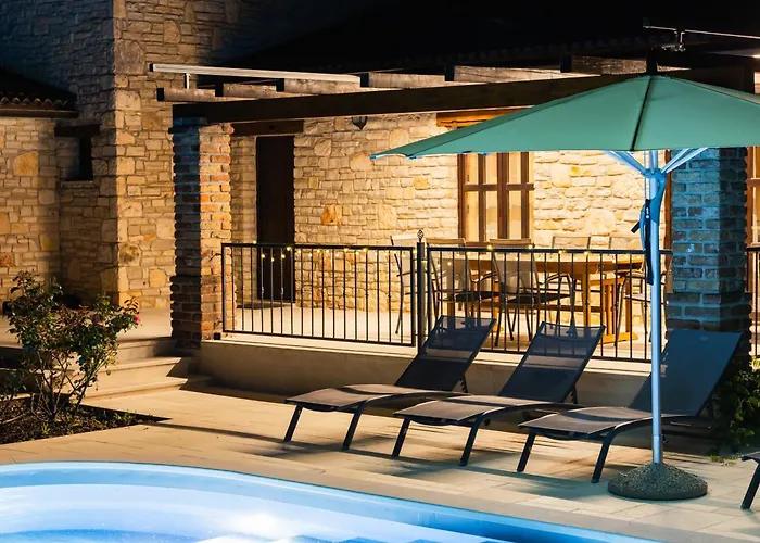 Jurinea In Istrien Mit Pool